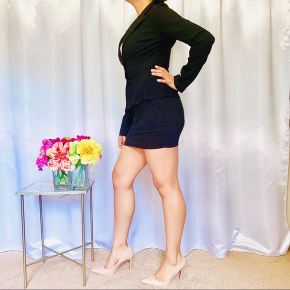Skirt suit 👠 - Picture 2 of 16
